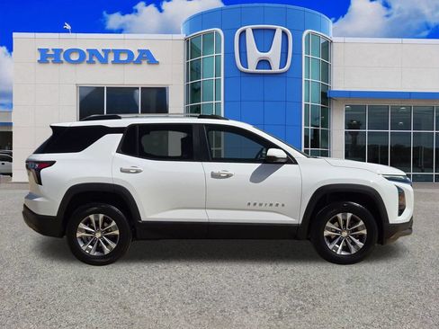 Used 2025 Chevrolet Equinox LT w/ Convenience Package II FWD image 2