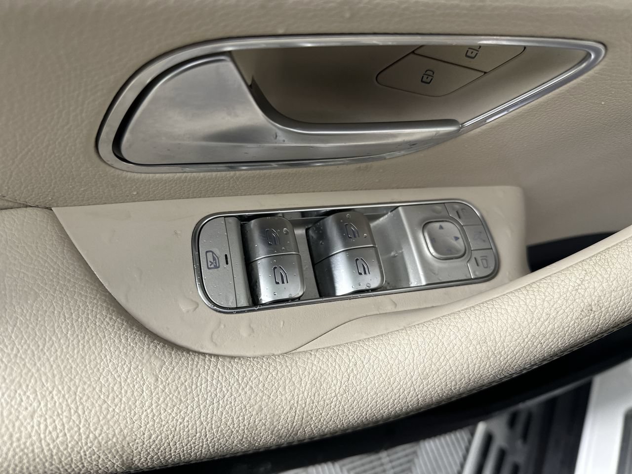 Used 2023 Mercedes-Benz GLE 450 4MATIC image 3