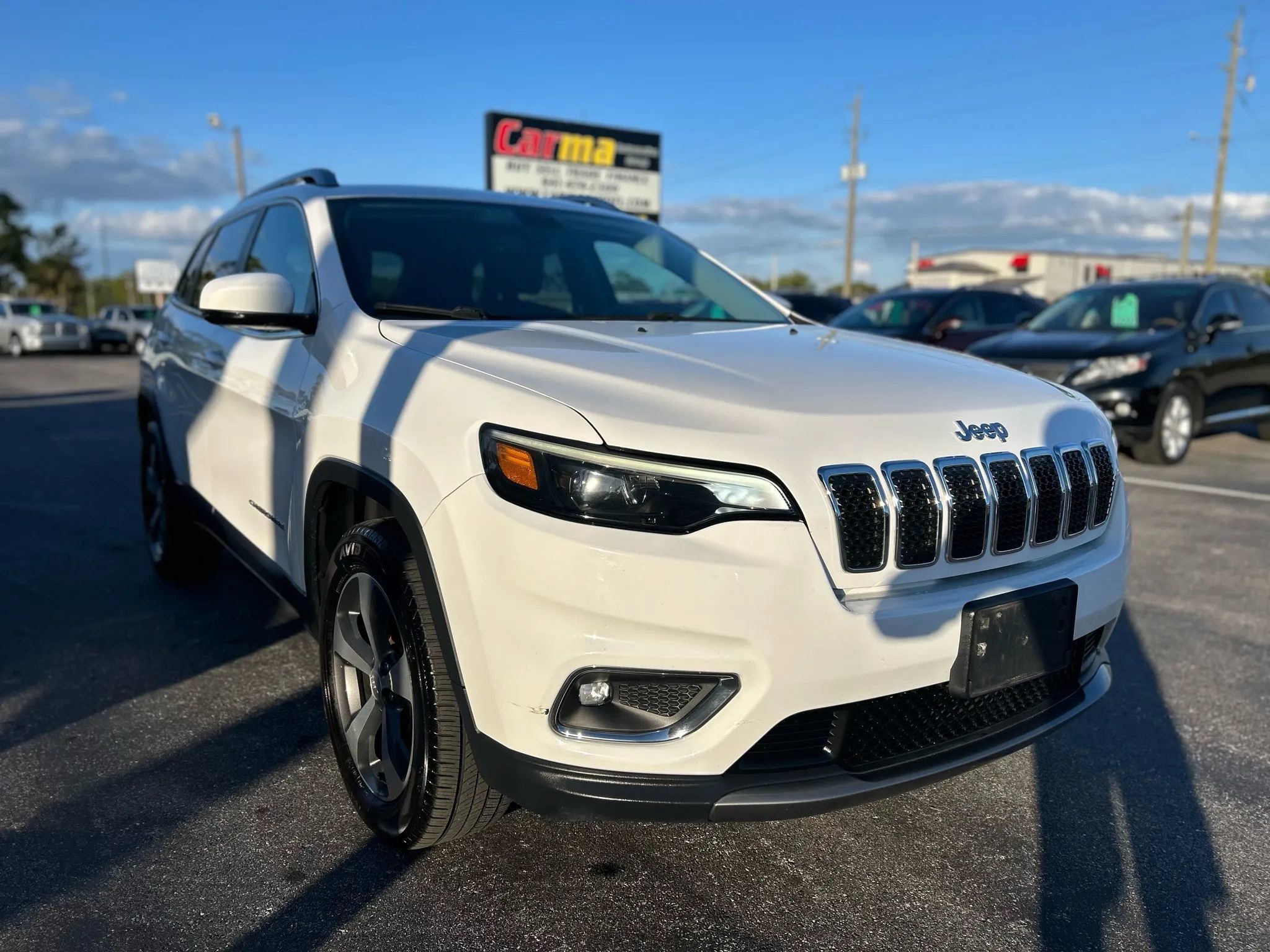 Used 2019 Jeep Cherokee Limited AWD/4WD image 12