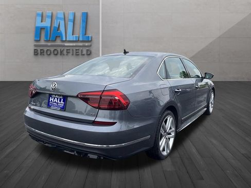 Used 2017 Volkswagen Passat 1.8T R-Line FWD image 5
