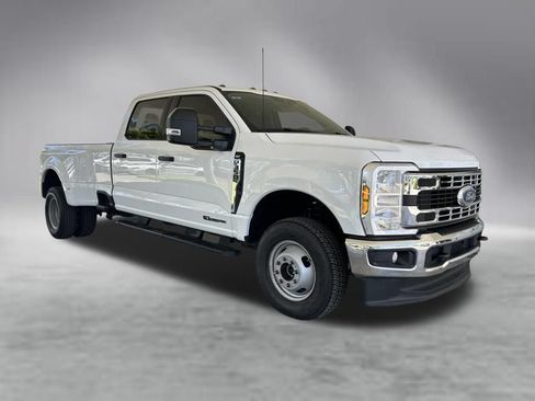 Used 2026 Ford F350 XLT AWD/4WD image 2