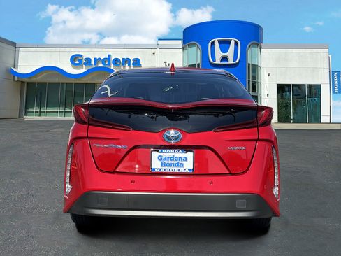 Used 2021 Toyota Prius Prime Limited FWD image 5