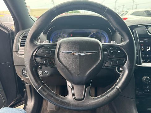 Used 2018 Chrysler 300 S RWD image 15