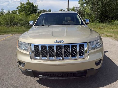 Used 2011 Jeep Grand Cherokee Overland AWD/4WD image 2
