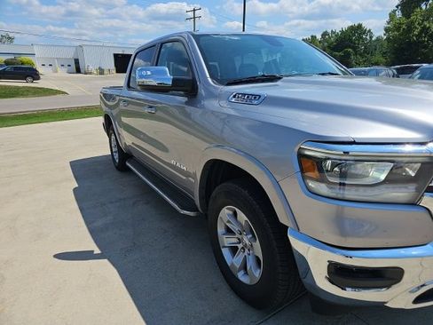 Used 2019 RAM 1500 Laramie AWD/4WD image 3