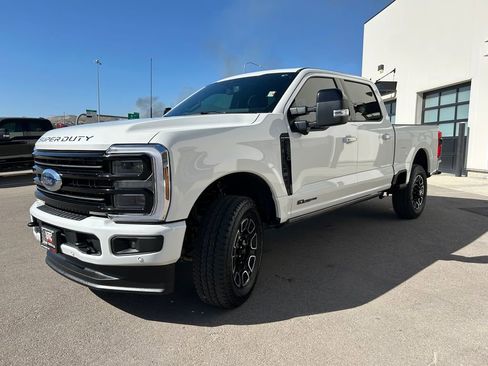 Used 2025 Ford F250 Platinum AWD/4WD image 2