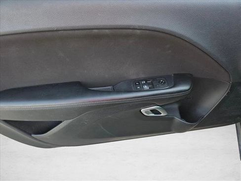 Used 2020 Dodge Challenger SXT image 10