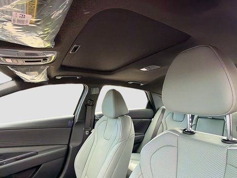 New 2026 Hyundai Elantra Limited image 25