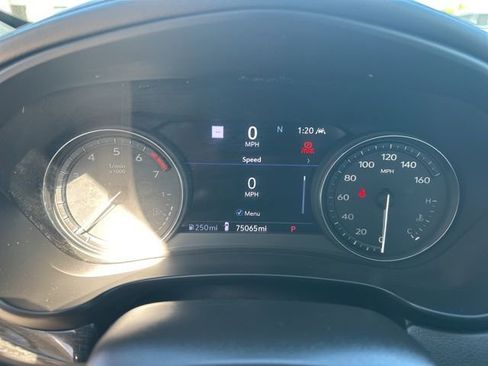 Used 2020 Cadillac XT4 Premium Luxury w/ Technology Package FWD image 22