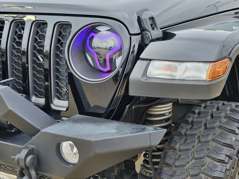 Used 2022 Jeep Gladiator Mojave w/ Cold Weather Group AWD/4WD image 9