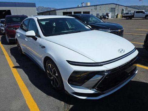 Used 2025 Hyundai Sonata SEL FWD image 21