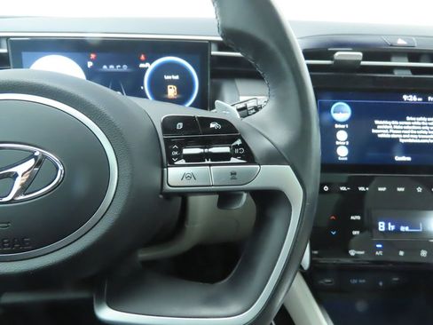 Used 2023 Hyundai Tucson Limited image 12