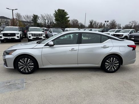 Used 2023 Nissan Altima 2.5 SV image 11