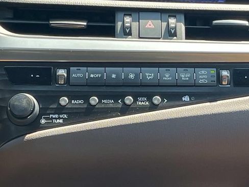 Used 2019 Lexus ES 350 w/ Accessory Package 2 FWD image 16