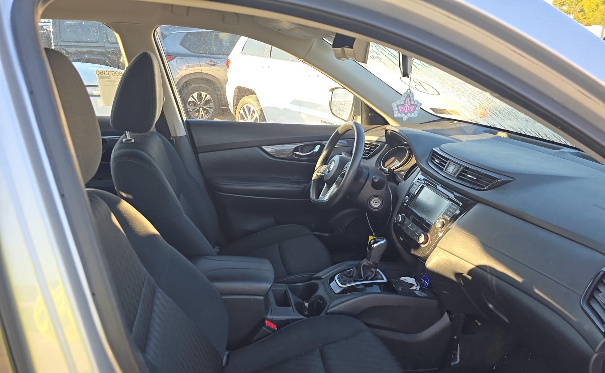Used 2018 Nissan Rogue S AWD/4WD image 4