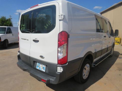 Used 2015 Ford Transit 250 130 Low Roof w/ Exterior Upgrade Package RWD image 4