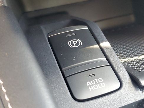 Certified 2024 Nissan Kicks SV image 26