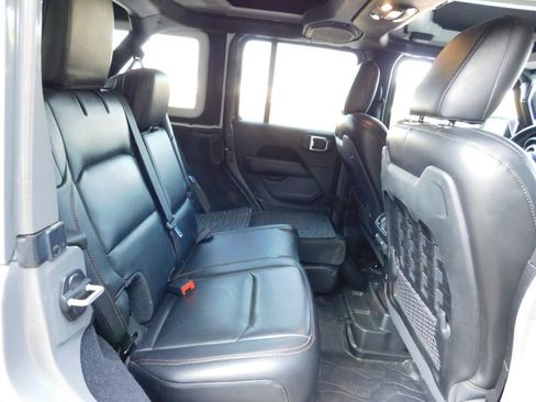Used 2021 Jeep Wrangler Unlimited Rubicon w/ Trailer Tow Package AWD/4WD image 5