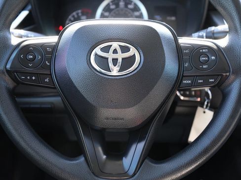 Used 2022 Toyota Corolla LE image 18