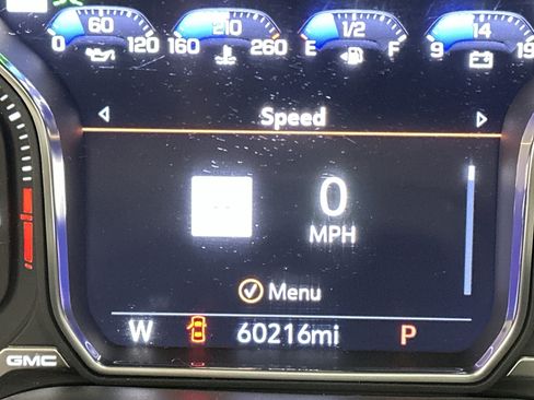 Used 2021 GMC Yukon XL Denali w/ Denali Premium Package image 31