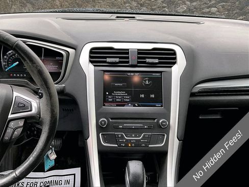 Used 2016 Ford Fusion SE FWD image 5