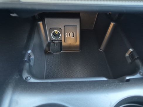 New 2025 Ford Explorer Active image 29