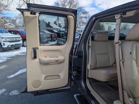 Used 2012 Chevrolet Silverado 1500 LTZ image 42