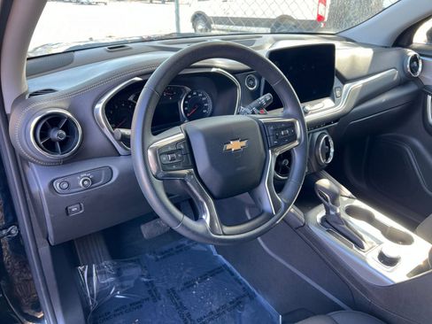 Used 2025 Chevrolet Blazer LT image 31