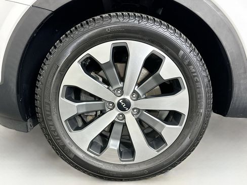 Used 2022 Kia Telluride S image 11