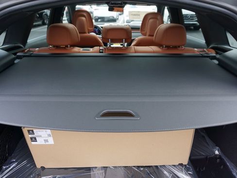 Used 2025 Mercedes-Benz GLC 300 4MATIC image 48