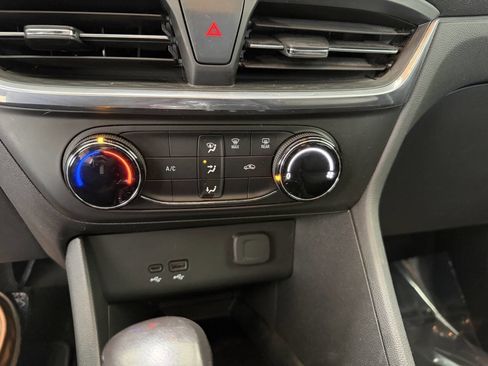 Used 2024 Buick Encore GX Preferred FWD image 14