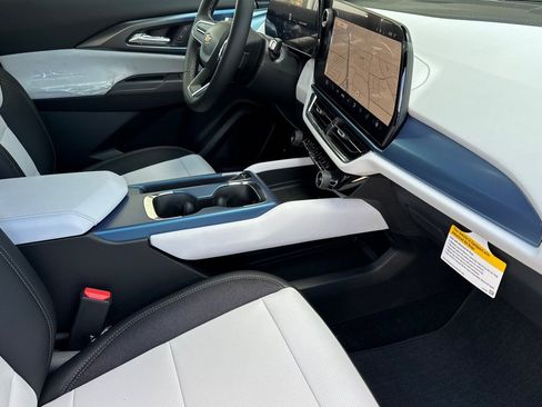 New 2026 Chevrolet Equinox EV LT image 14