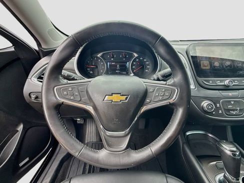 Used 2018 Chevrolet Malibu LT w/ Leather Package FWD image 37