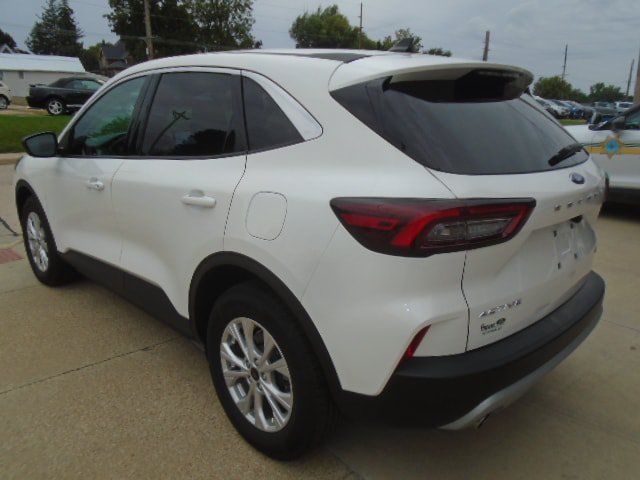 Used 2023 Ford Escape Active AWD/4WD image 4
