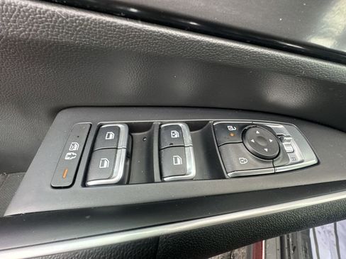 Used 2025 Kia Sorento LX image 13