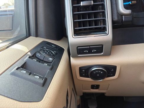 Used 2019 Ford F350 Lariat image 9