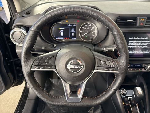 Certified 2025 Nissan Versa SR w/ Trunk Package image 10