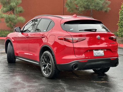 Used 2020 Alfa Romeo Stelvio w/ Nero Edizione image 4