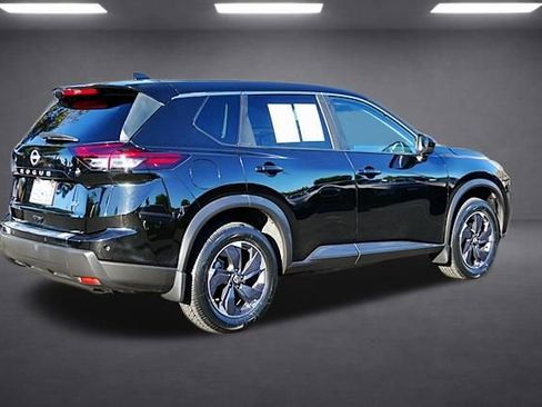 Used 2024 Nissan Rogue SV FWD image 9