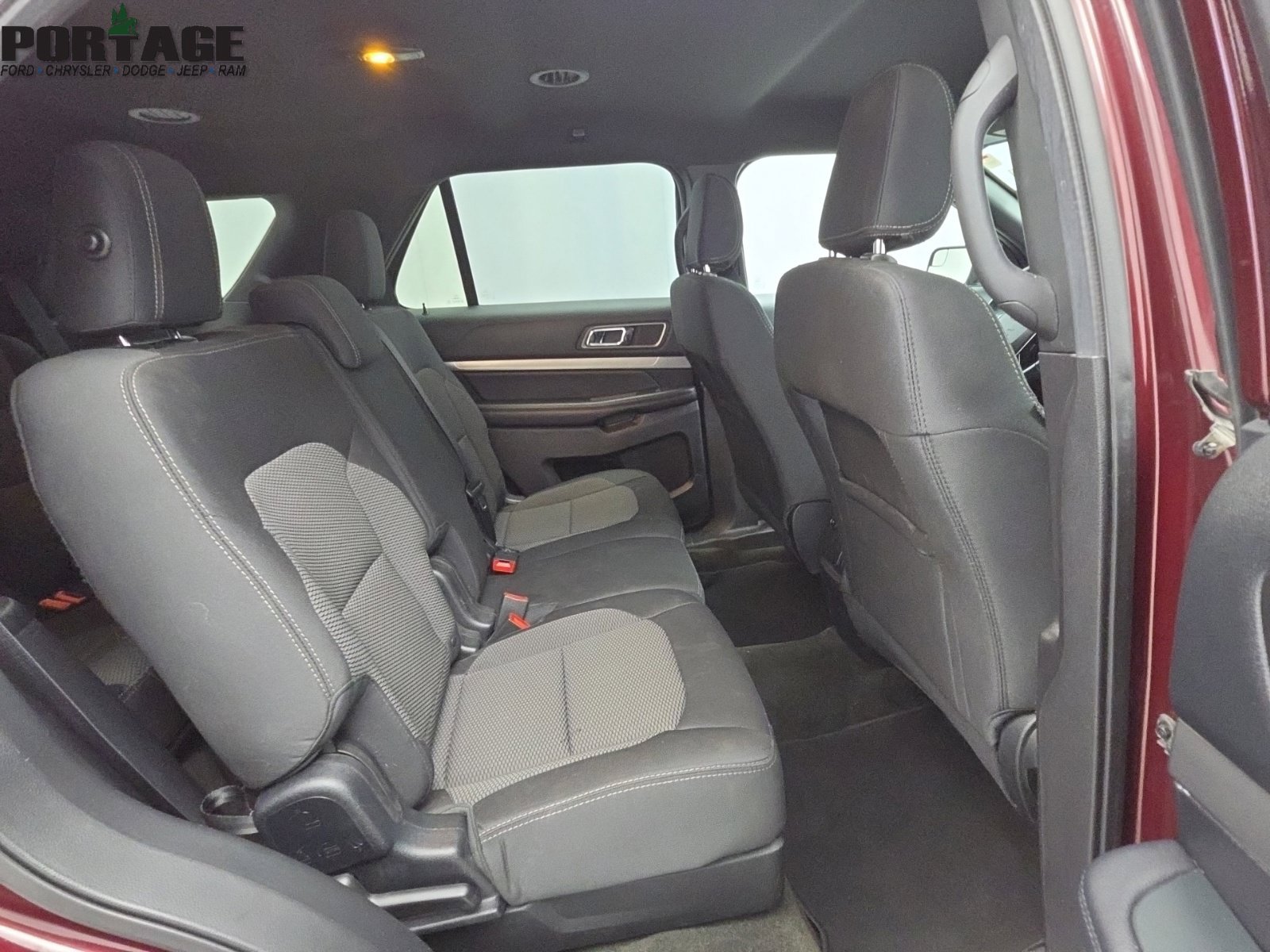 Used 2018 Ford Explorer XLT AWD/4WD image 37