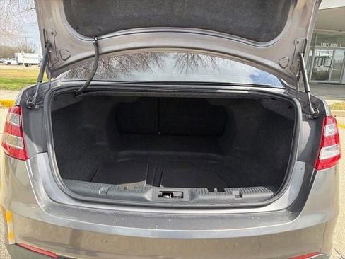 Used 2013 Ford Taurus SEL image 31