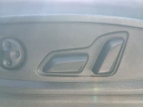 Used 2019 Audi Q5 Prestige w/ Prestige Package image 16