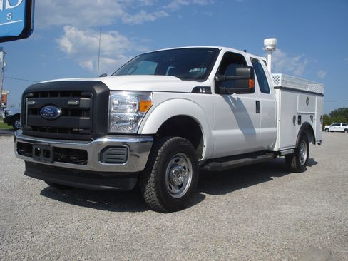Used 2016 Ford F250 XL w/ Power Equipment Group image 5