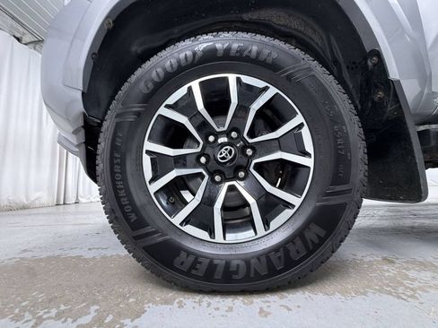 Certified 2021 Toyota Tacoma TRD Sport w/ Technology Package AWD/4WD image 15
