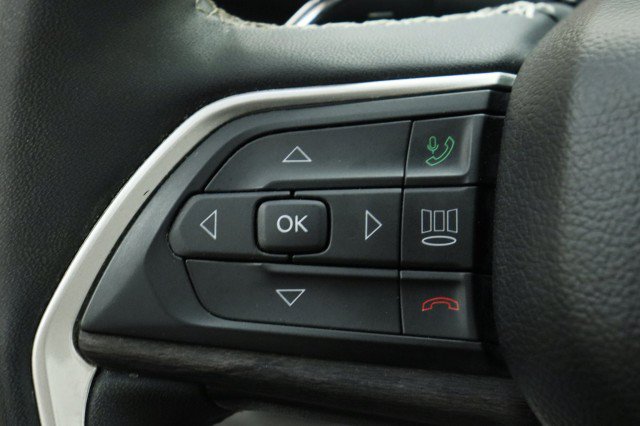 Used 2023 Jeep Grand Cherokee L Limited AWD/4WD image 11