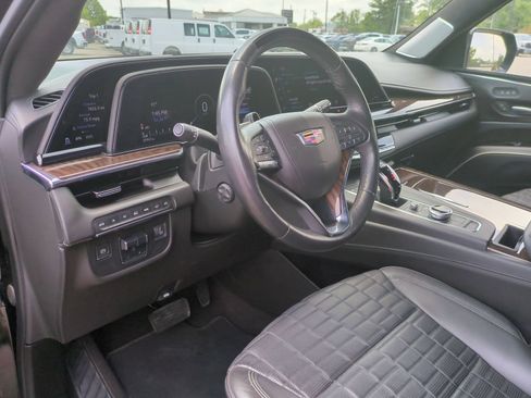 Certified 2023 Cadillac Escalade ESV Premium Luxury Platinum AWD/4WD image 10