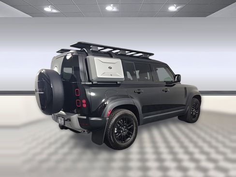 Used 2025 Land Rover Defender 110 S AWD/4WD image 8