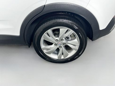 Used 2025 Buick Encore GX Preferred FWD image 11