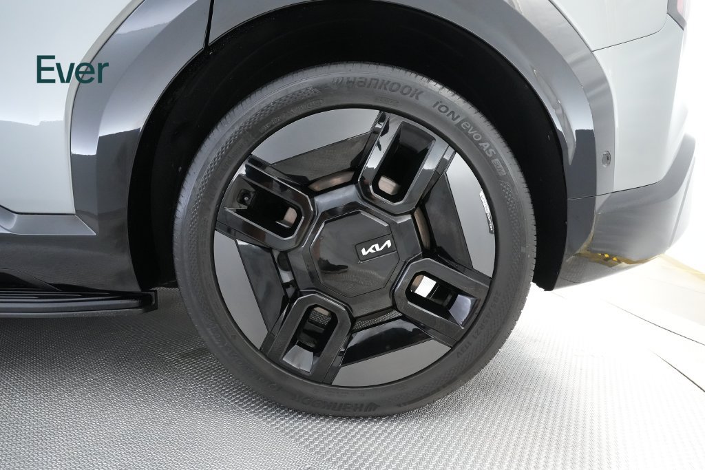 Used 2024 Kia EV9 GT-Line AWD/4WD image 21