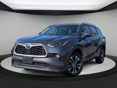 Used 2023 Toyota Highlander XLE